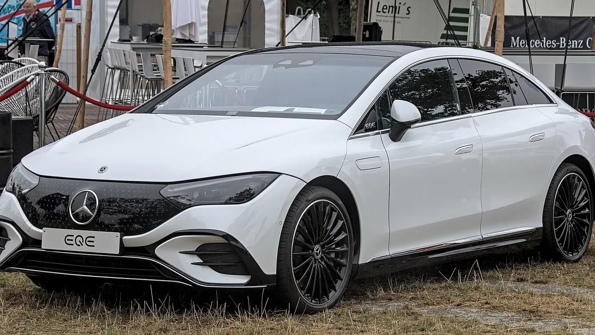 Mercedes-Benz EQE Sedan