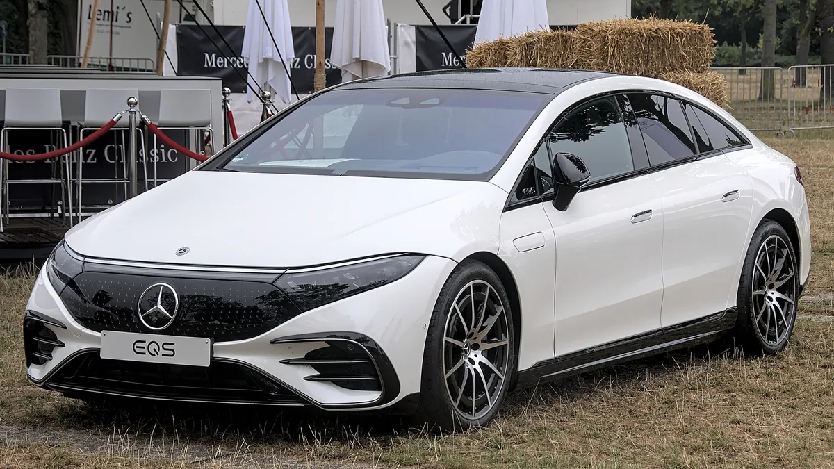 Mercedes-Benz EQS Sedan